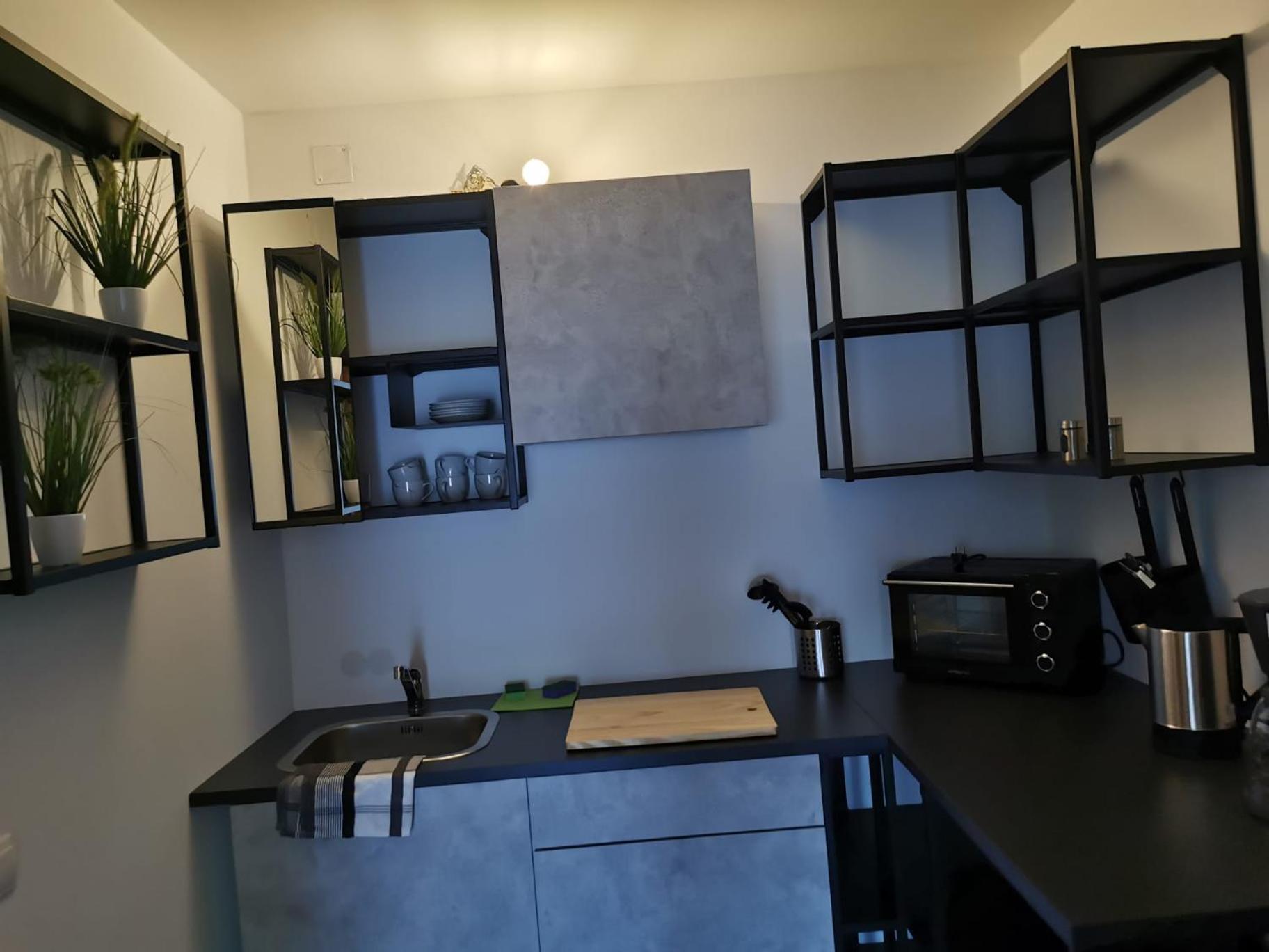 Monteurzimmer - カールスバート エクステリア 写真